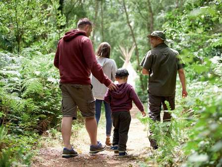 Family going for a walk at Wild Duck Holiday Park