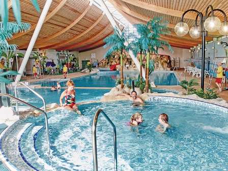 Vauxhall holiday park Swimming pool