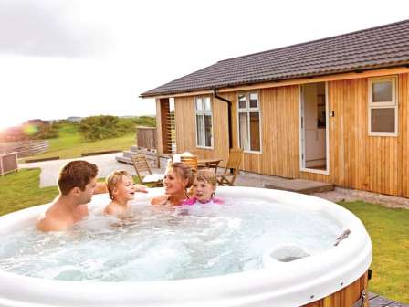 Hot tub at Caddy's Corner Lodges in Cornwall