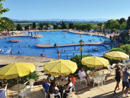 Castell Montgri Campsite swimming pool in Spain