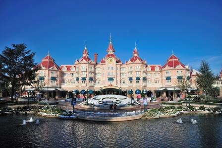 Disneyland Hotel at Disneyland Paris in front of fountain