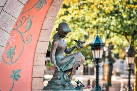 Statue at Disneyland Paris
