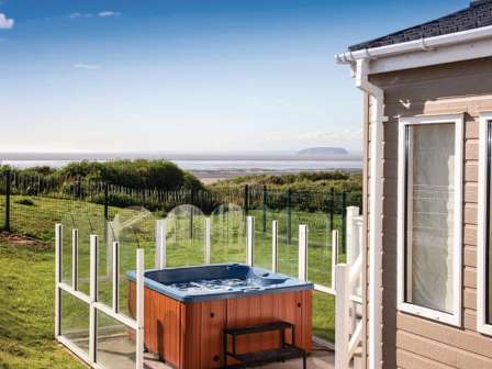 Hot tub with sea view at Golden Sands Brean