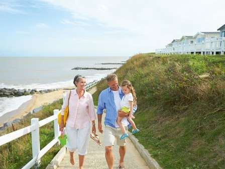 Footpath to the beach at Haven Hopton Holiday Village