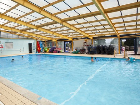 Looe Bay Holiday Park swimming pool indoors