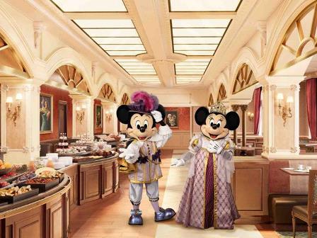 Buffet restaurant at Disneyland Hotel